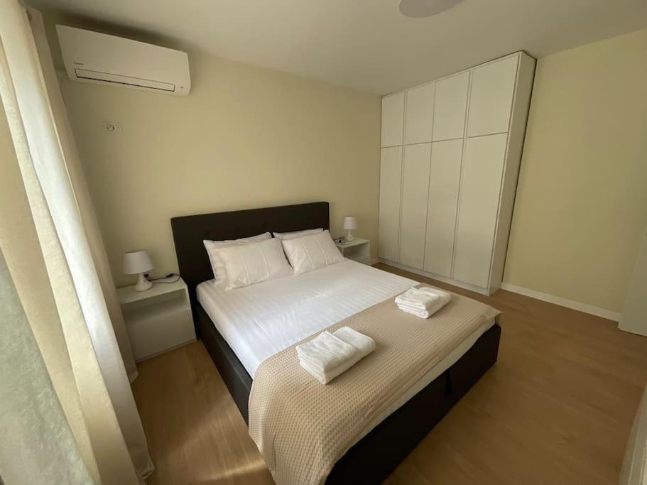 Spring Apartment In เปอร์เมต ภายนอก รูปภาพ