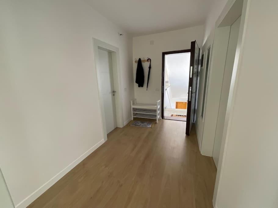 Spring Apartment In เปอร์เมต ภายนอก รูปภาพ