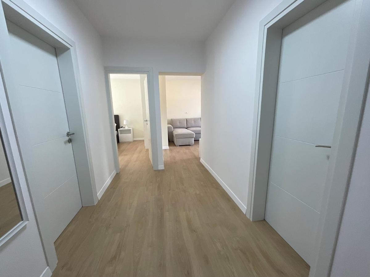 Spring Apartment In เปอร์เมต ภายนอก รูปภาพ