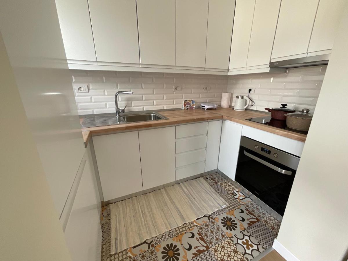 Spring Apartment In เปอร์เมต ภายนอก รูปภาพ